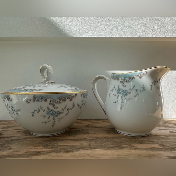 IMPERIAL CHINA Creamer & Sugar Bowl With Lid In The Seville shabby chic cottage - Picture 1 of 5